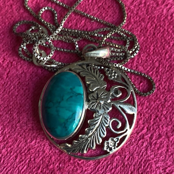 Sterling Silver Turquoise pendant necklace - Picture 4 of 4